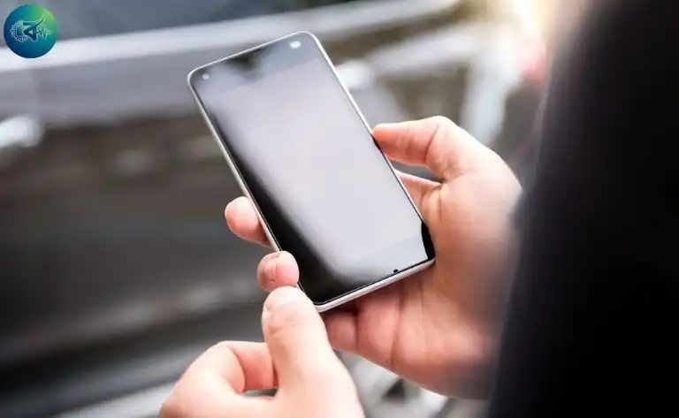 কলের সময় ফোনের স্ক্রিন কালো