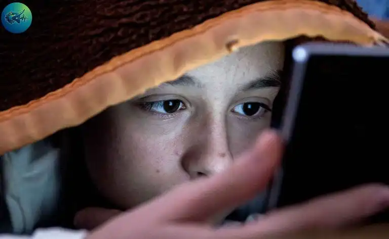 দীর্ঘ সময় মোবাইল ব্যবহার চোখের ক্ষতি ও সমাধান