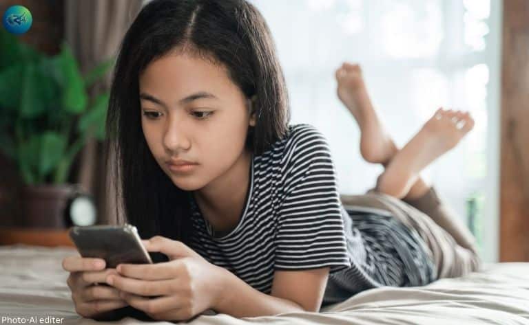 দীর্ঘ সময় মোবাইল দেখলে চোখে কী ক্ষতি হয়